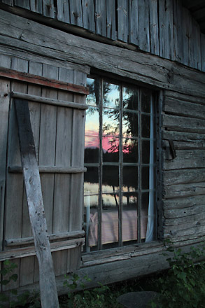 Auringonlaskun heijastus Valonrannassa